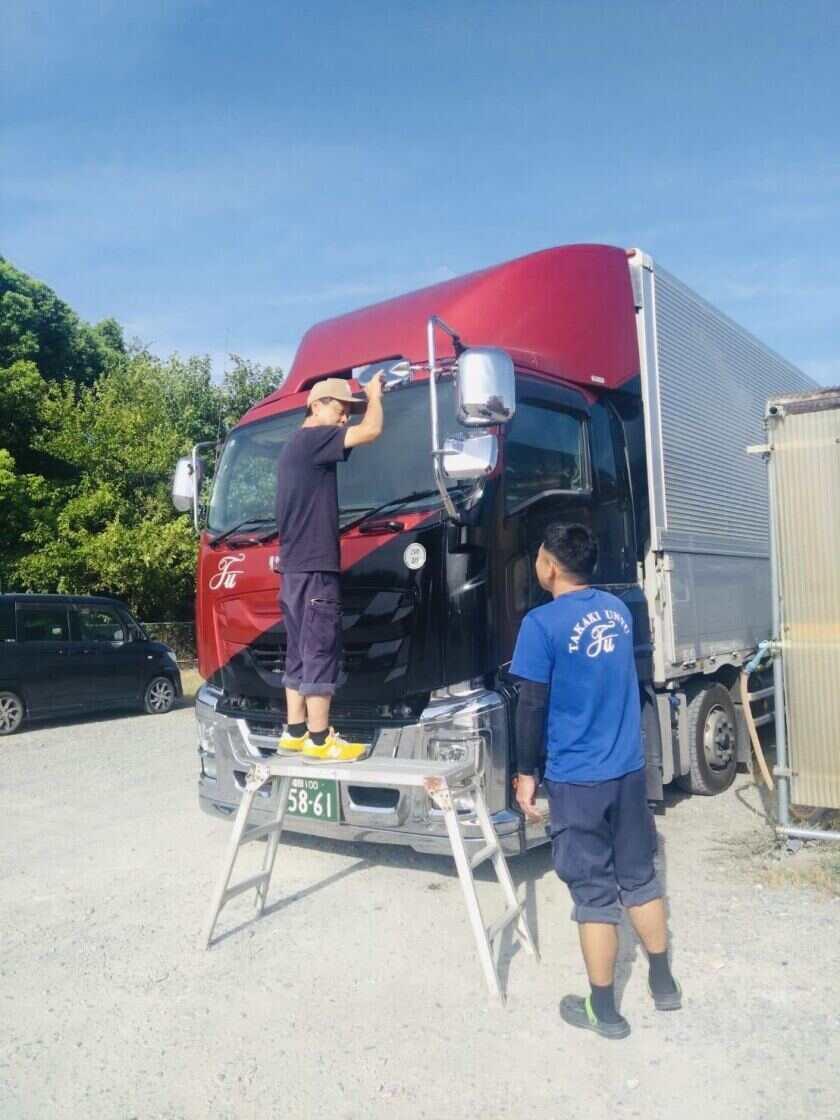 高木運輸株式会社 佐賀営業所の制服2