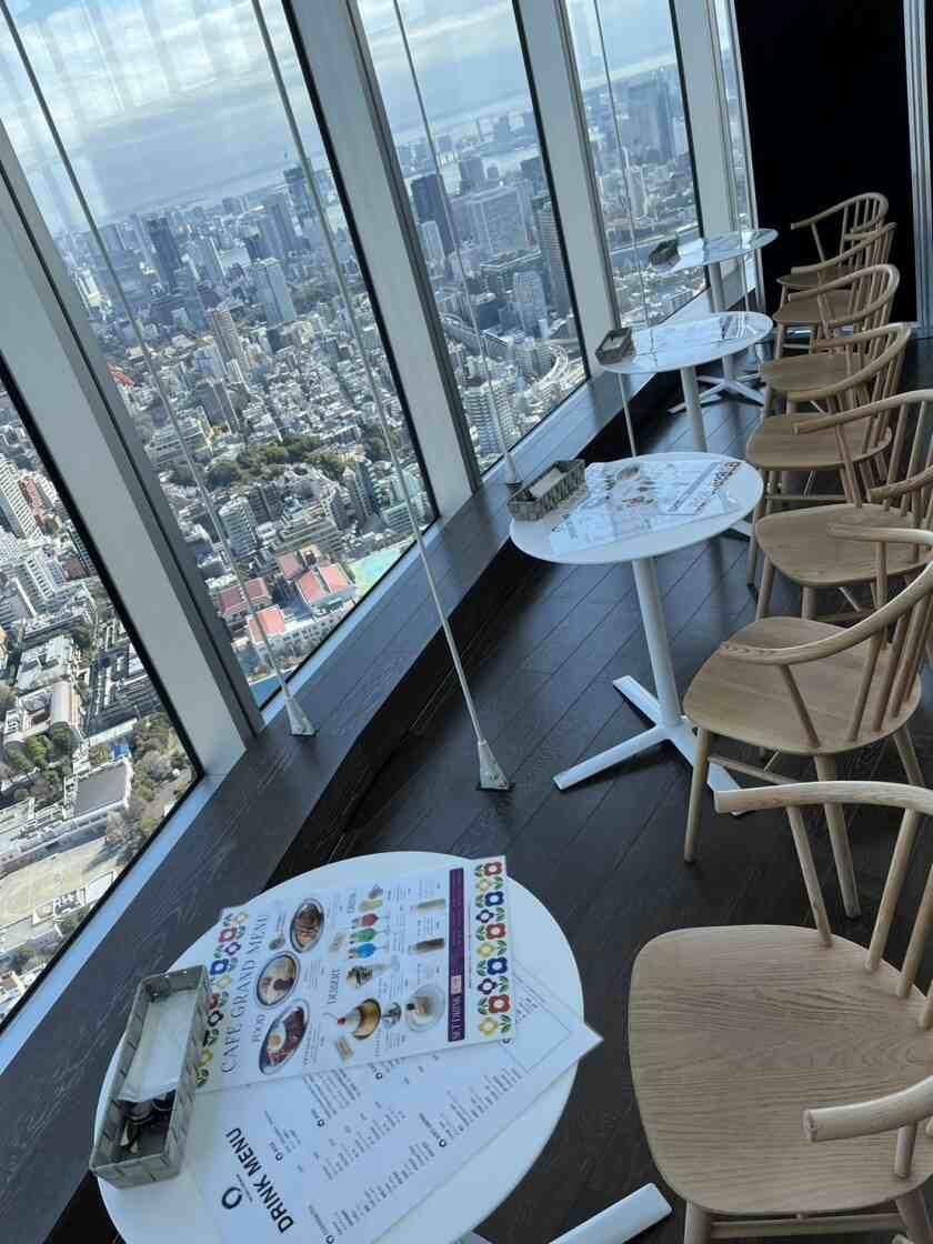 THE MOON/Lounge 六本木ヒルズの制服3