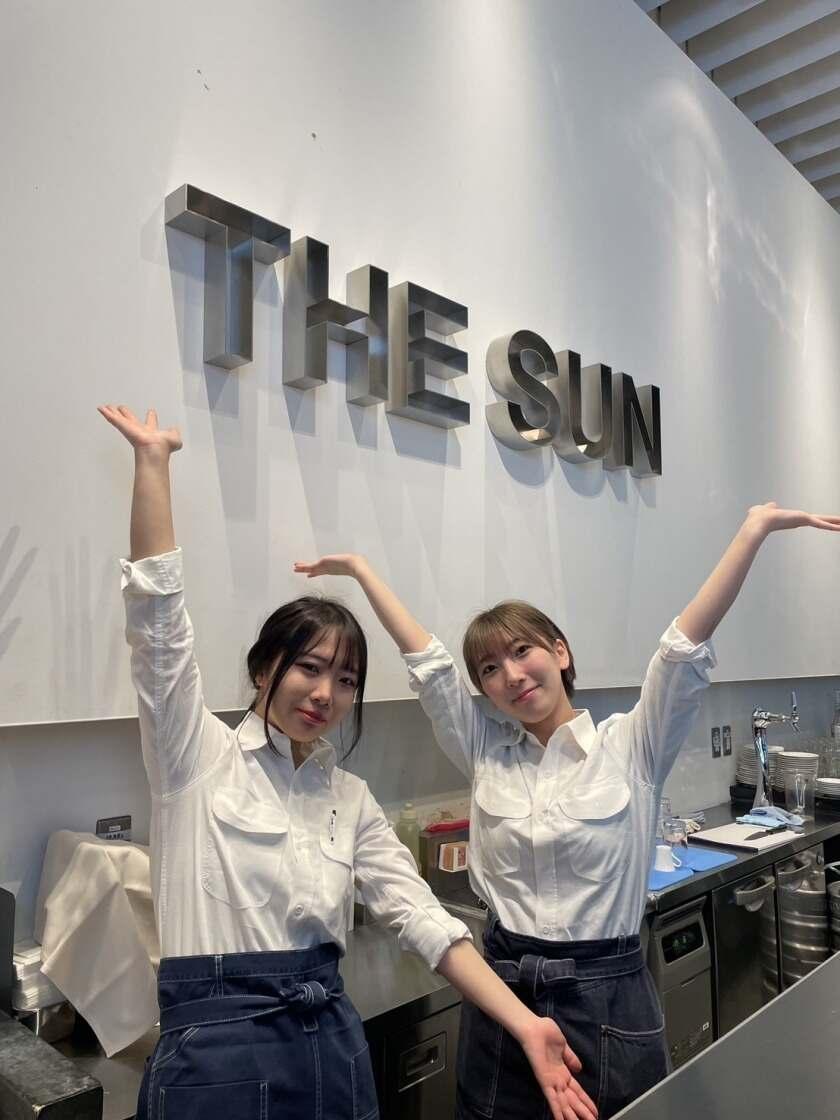 THE MOON/Lounge 六本木ヒルズの制服1