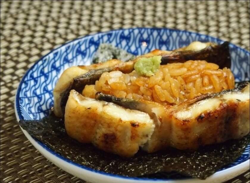 新宿いづもの制服1