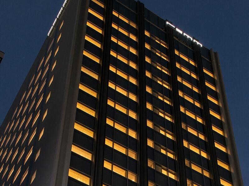 レム六本木の制服1