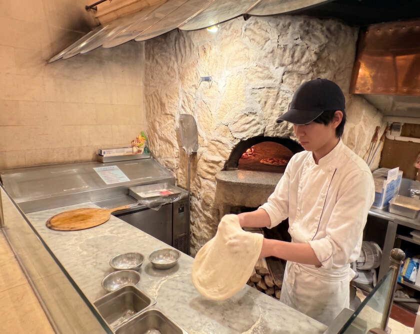 カフェ ラ・ボエム 浜松町の制服3