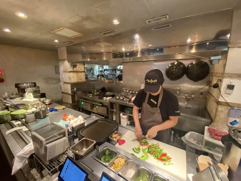 モンスーンカフェ 自由が丘の制服1