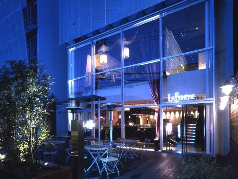 カフェ ラ・ボエム 自由が丘の制服6