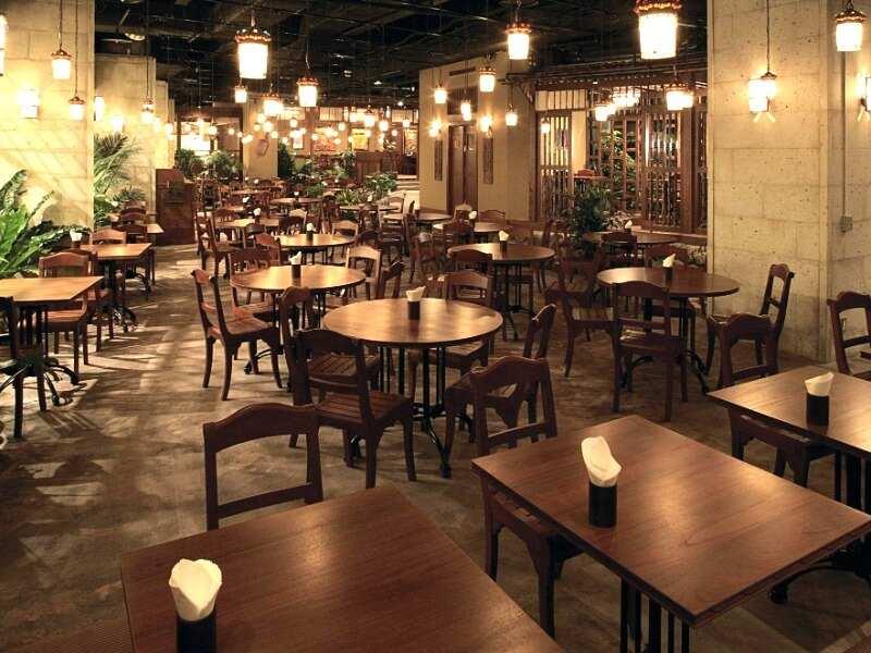 モンスーンカフェ ららぽーとTOKYO-BAYの制服4