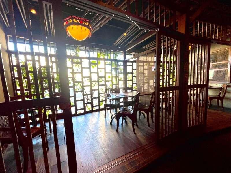 モンスーンカフェ ららぽーとTOKYO-BAYの制服9