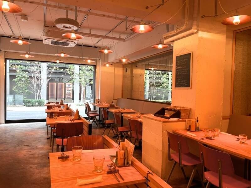 カフェ ラ・ボエム 浜松町の制服1