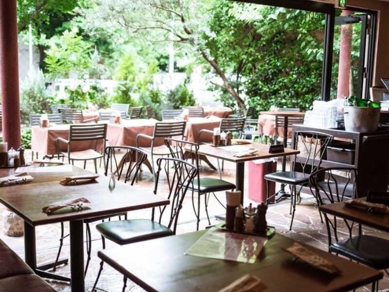 カフェ ラ・ボエム 白金の制服5