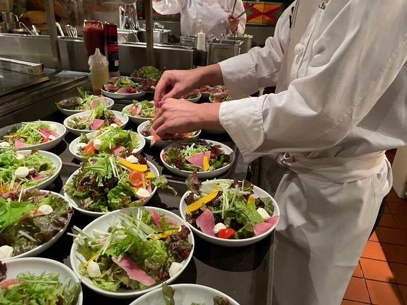 カフェ ラ・ボエム 桜新町の制服2