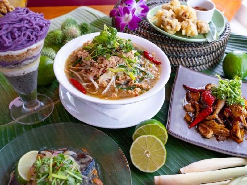 モンスーンカフェ さいたま新都心の制服6