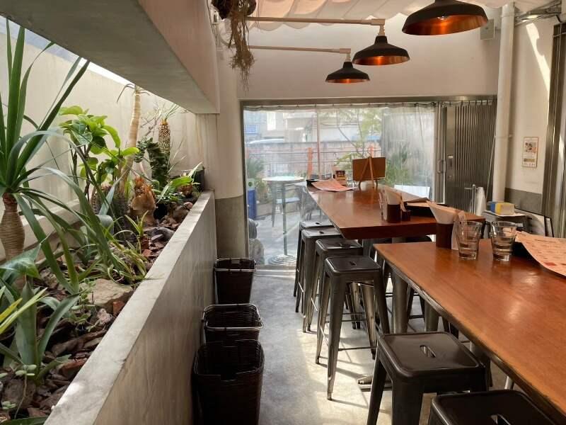 モンスーンカフェ 表参道の制服1