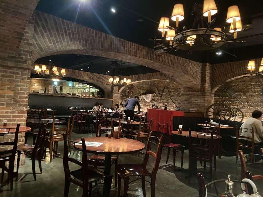 カフェ ラ・ボエム 元町中華街の制服1