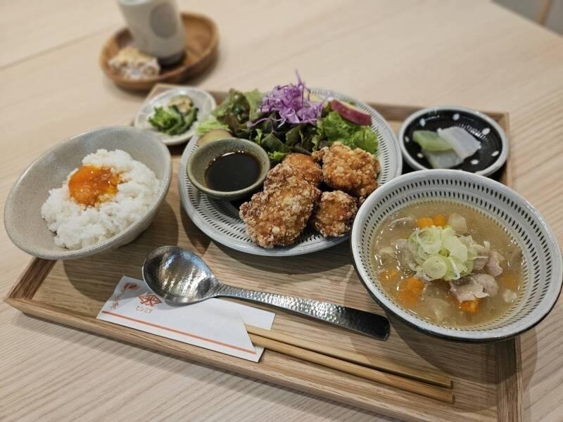 ホールスタッフ(配膳)(大阪証券取引所内)| アルバイト・パート求人 ホールスタッフ(配膳)(大阪証券取引所内)| アルバイト・パート求人