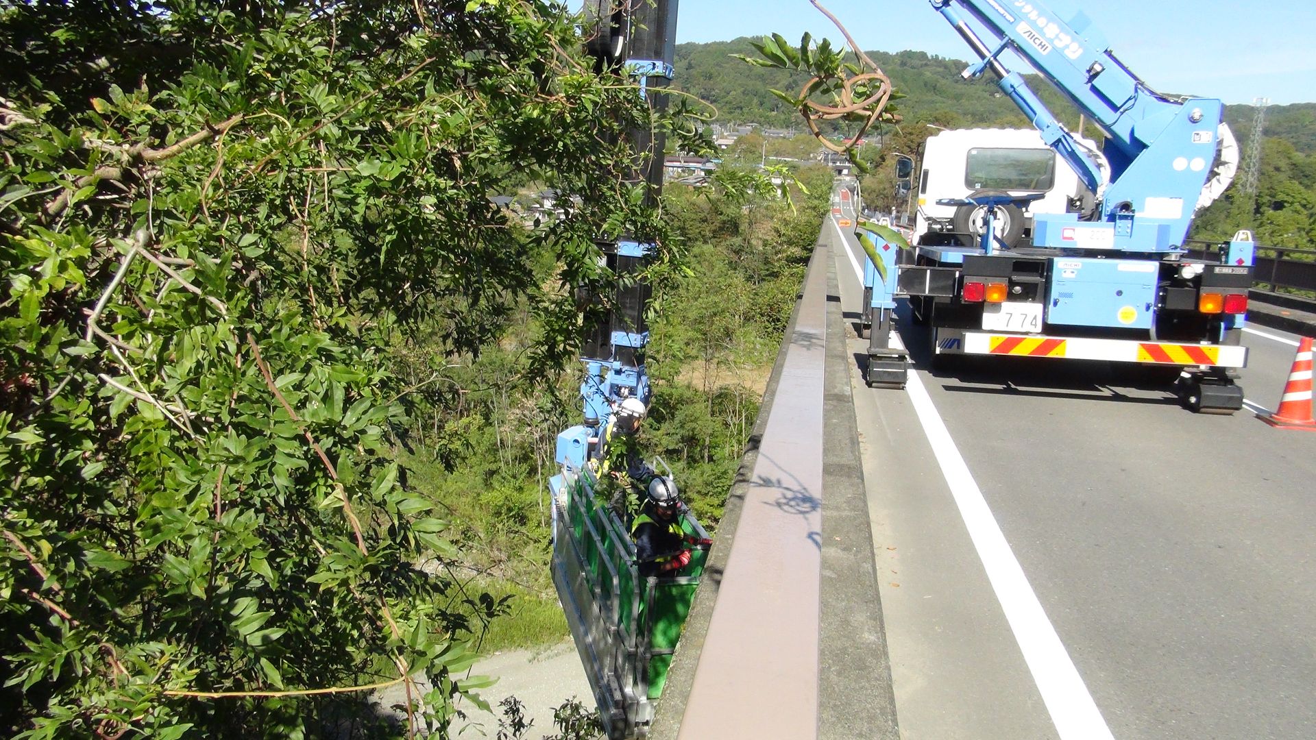 橋の点検職のイメージ画像