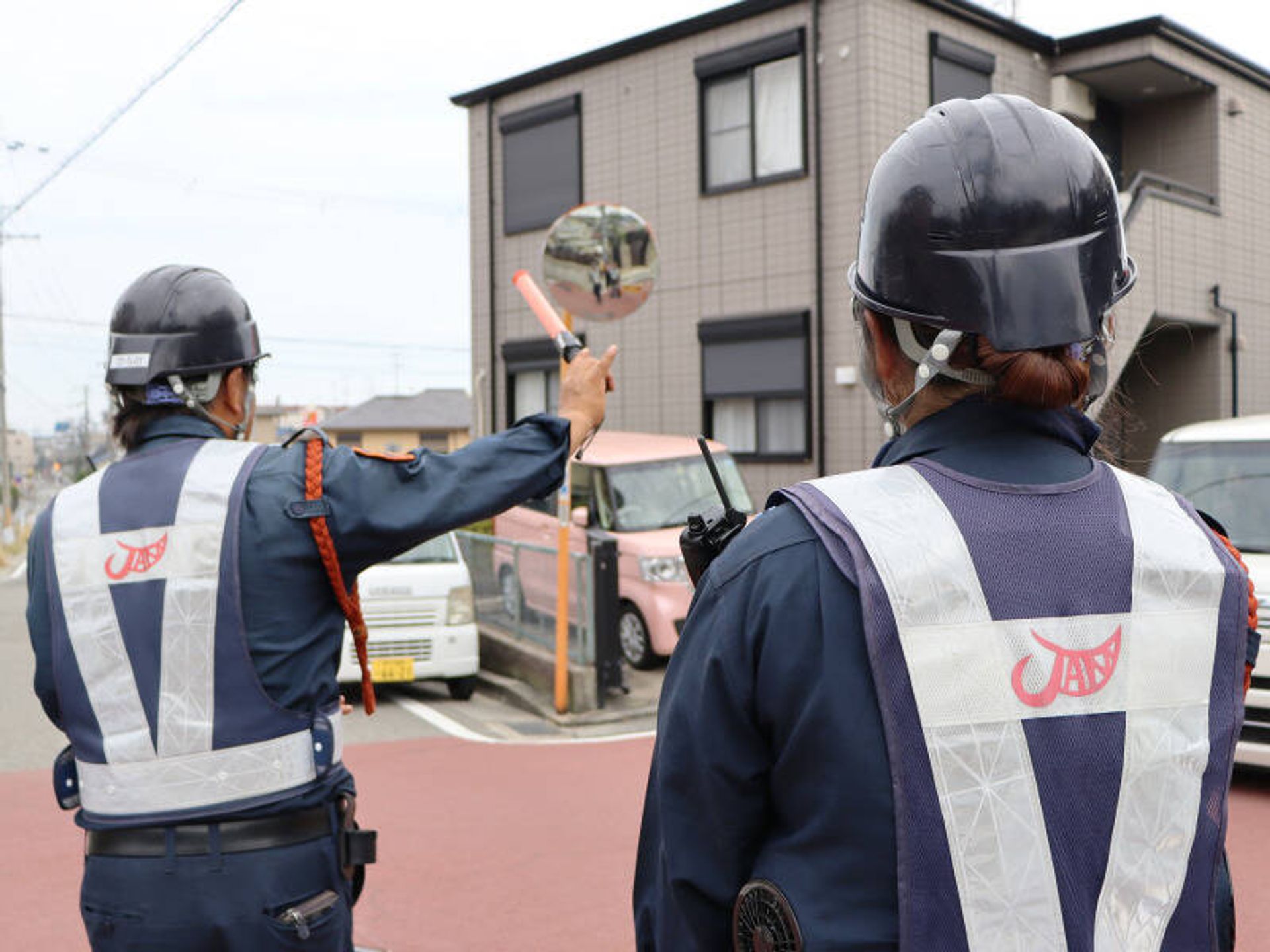 交通誘導警備員のイメージ画像