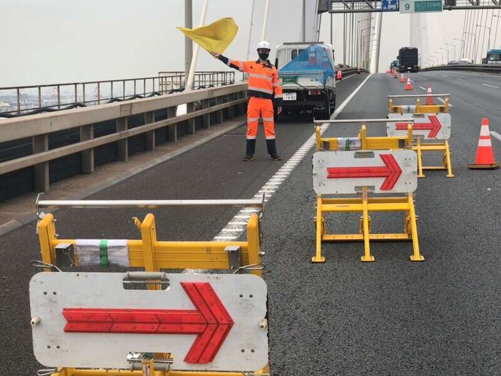 高速道路上の交通警備のイメージ画像